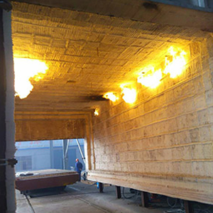 雙臺(tái)車(chē)頂部燃?xì)饧訜釥t